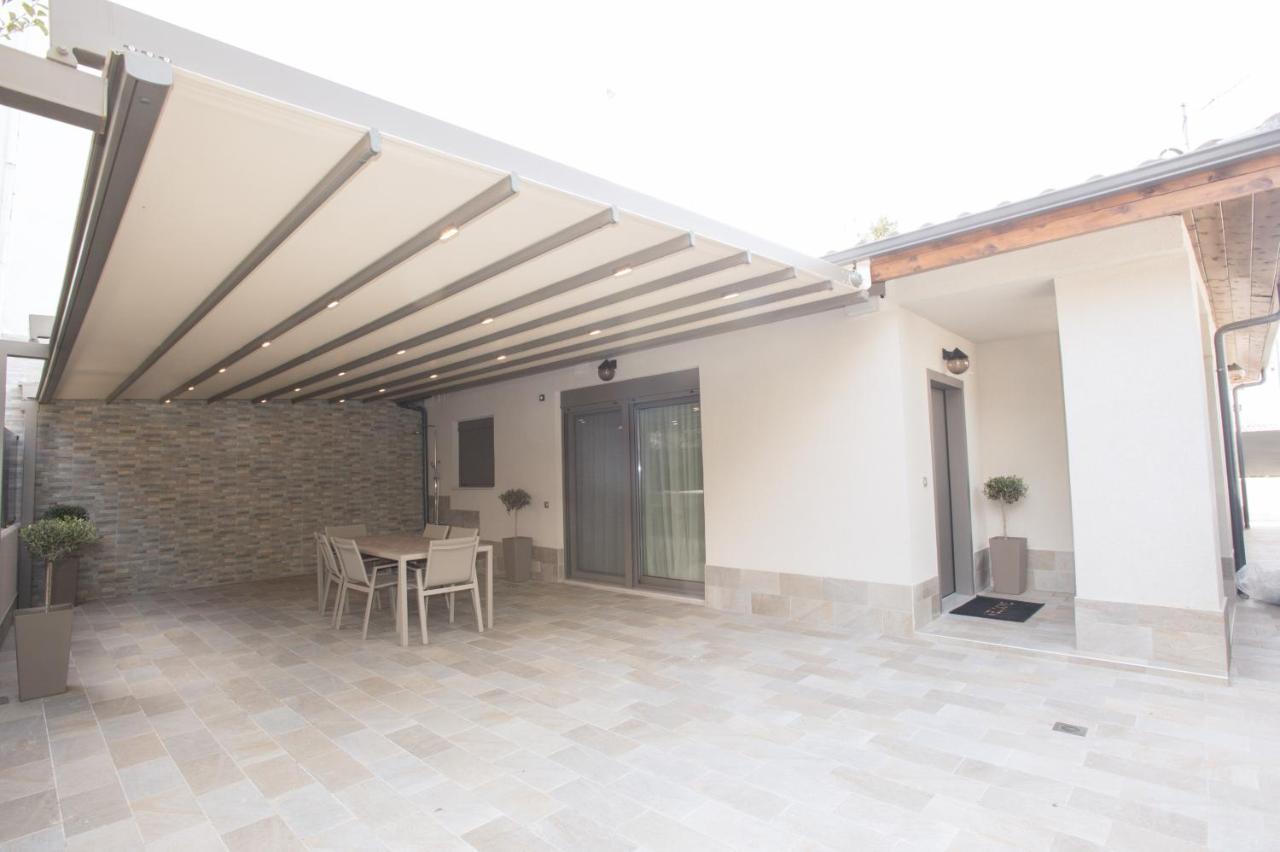 Dolphin Vila Peraía Exterior foto
