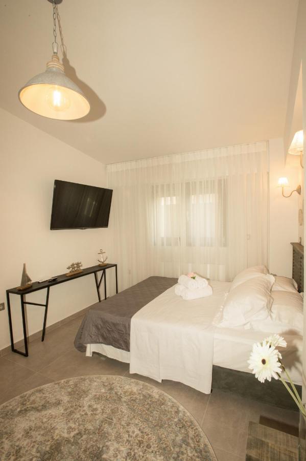 Dolphin Vila Peraía Exterior foto